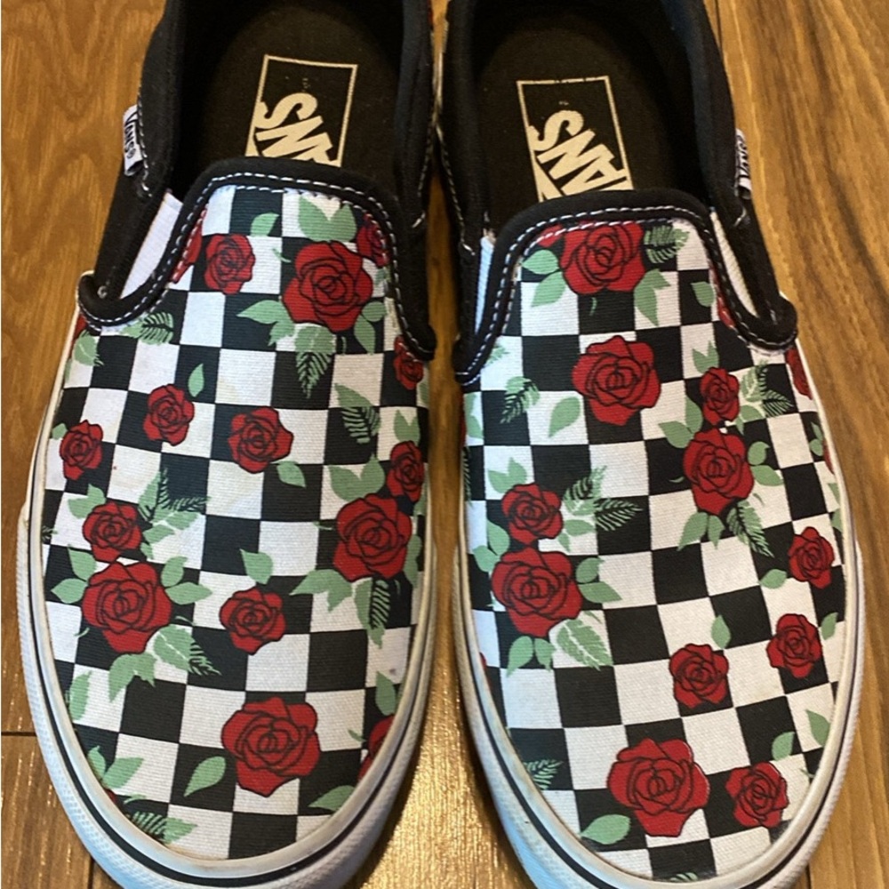 Vans Womens Checkerboard Slip-On with Red Rose Print size 6.5